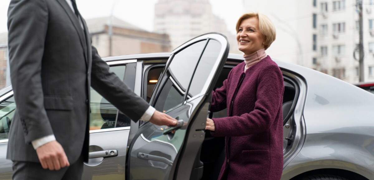 Best Local Shuttle Service in Port Douglas | Hotel, Beach & Town Transfers